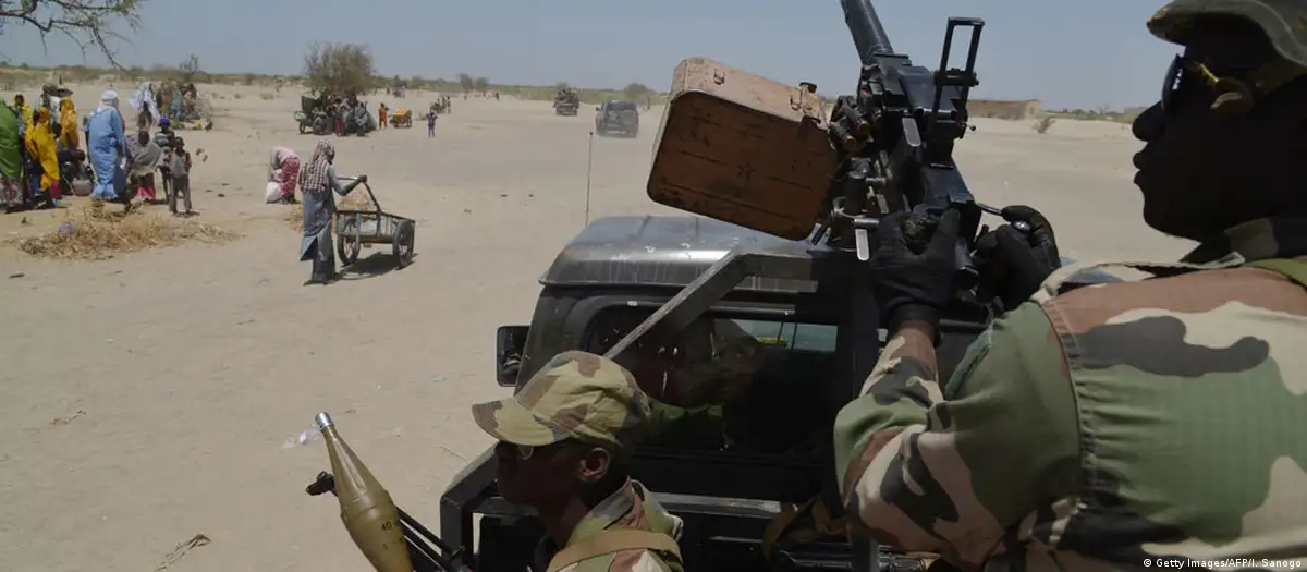 NORDESTE DA NIGÉRIA NAUFRÁGIO FAZ 25 MORTOS