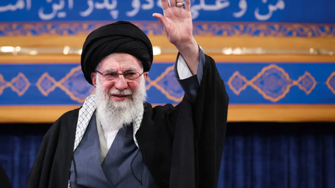 IRÃ CONFRMA MORTE DO LÍDER SUPREMO ALI KHAMENEI