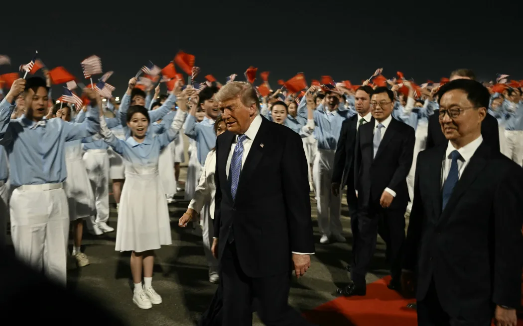 CHINA E ESTADOS UNIDOS PROCURAM REFORÇAR ESTABILIDADE NAS RELAÇÕES BILATERAIS COM VISITA DE TRUMP A PEQUIM